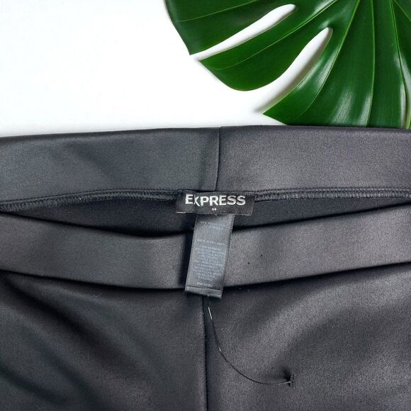 Express Faux Leather Leggings in Matte Black - Picture 9 of 9
